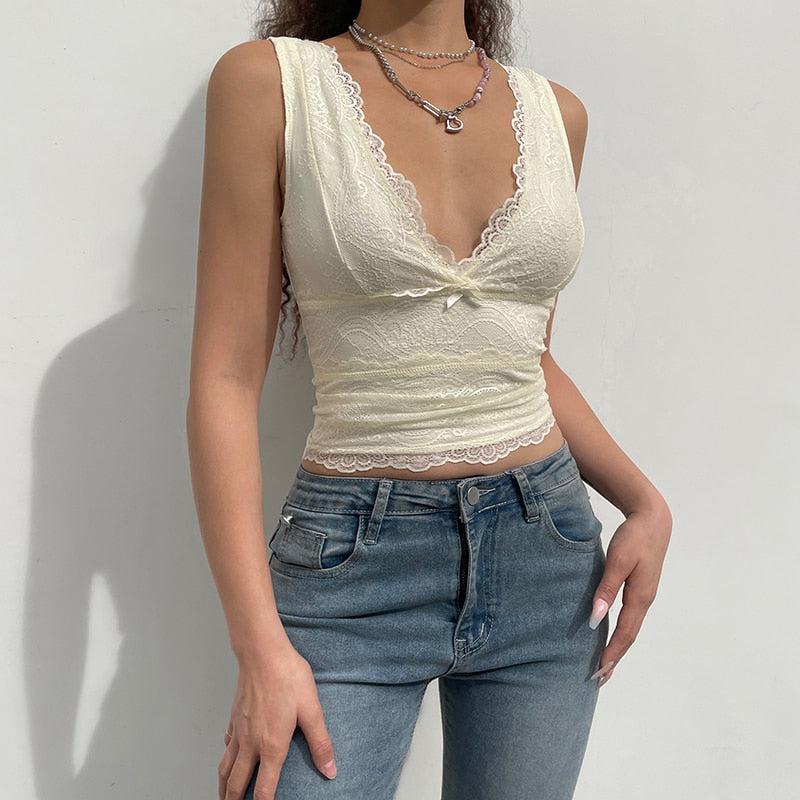 Coquette V-neck Lace Crop Top - KAYSMAR