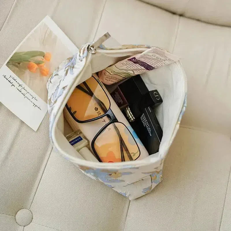 Soft Girl Gold Flower Makeup Bag - KAYSMAR