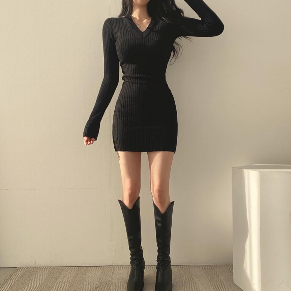 V-neck Knitted Mini Dress - KAYSMAR