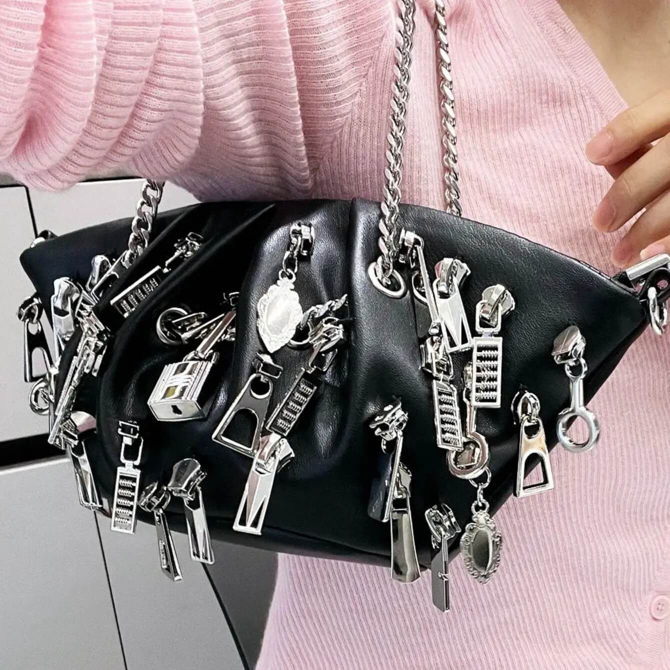 Weirdcore Zipper Charm Shoulder Bag - KAYSMAR