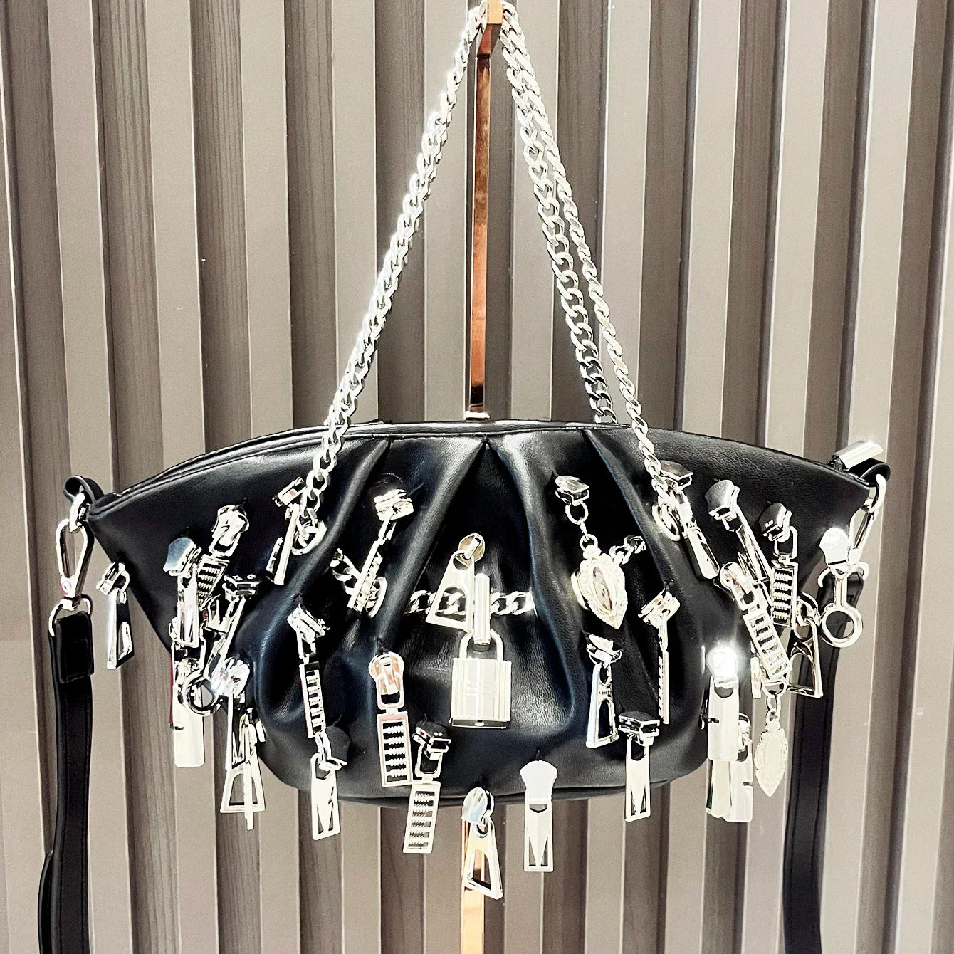 Weirdcore Zipper Charm Shoulder Bag - KAYSMAR